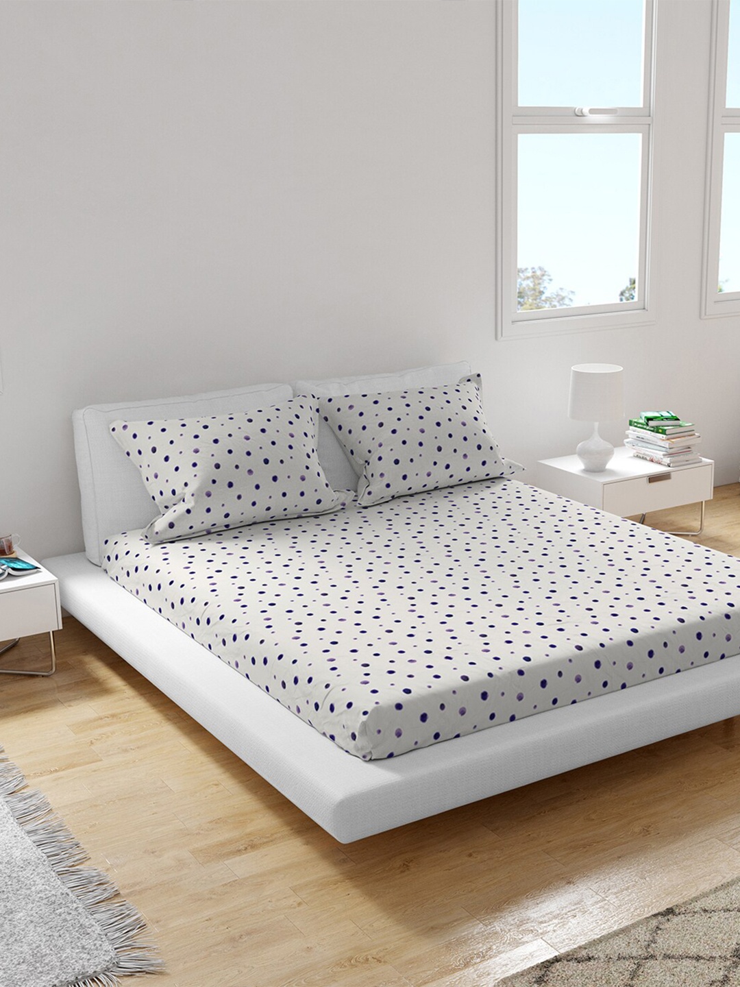 

Himeya White & Purple Geometric 200 TC King Sustainable Bedsheet with 2 Pillow Covers
