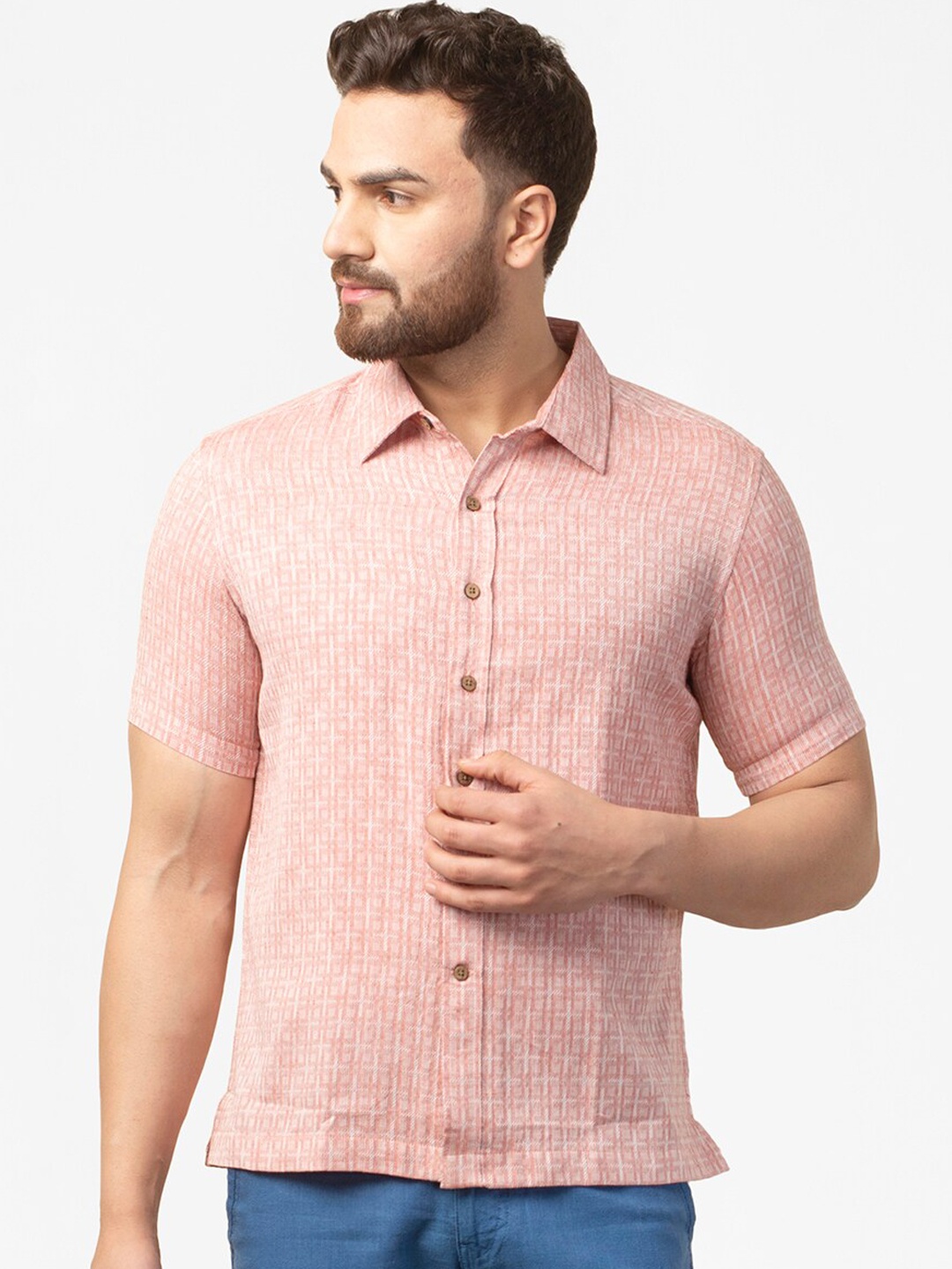 

Fabindia Men Peach-Coloured & White Geometric Self Design Cotton Casual Shirt