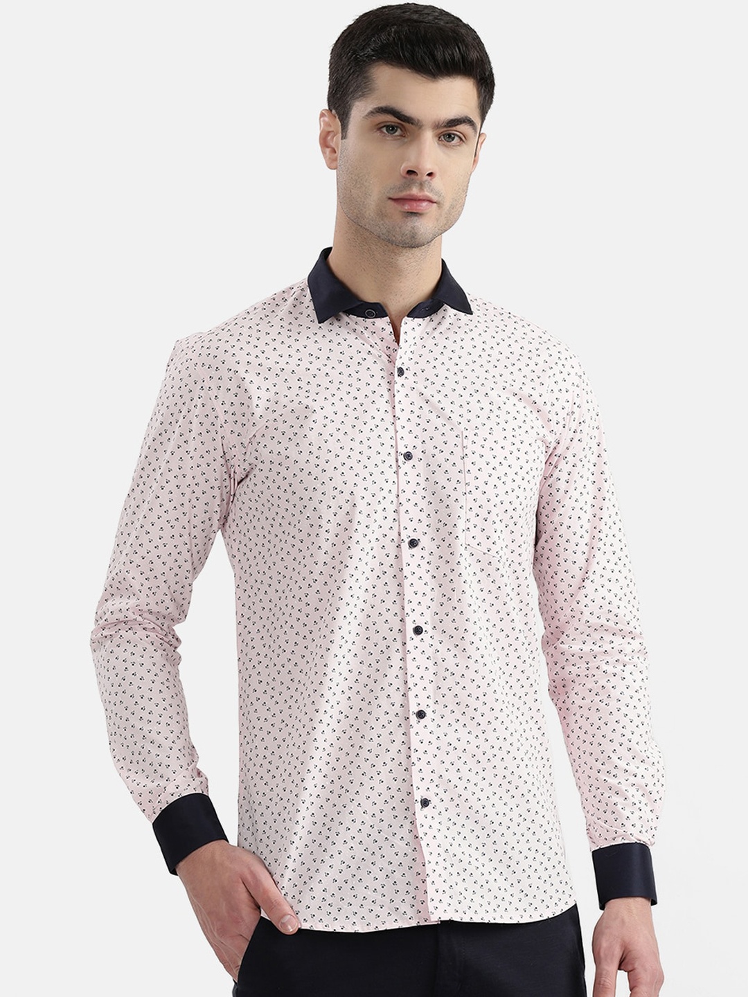 

V2 Value & Variety Men Pink Printed Casual Shirt