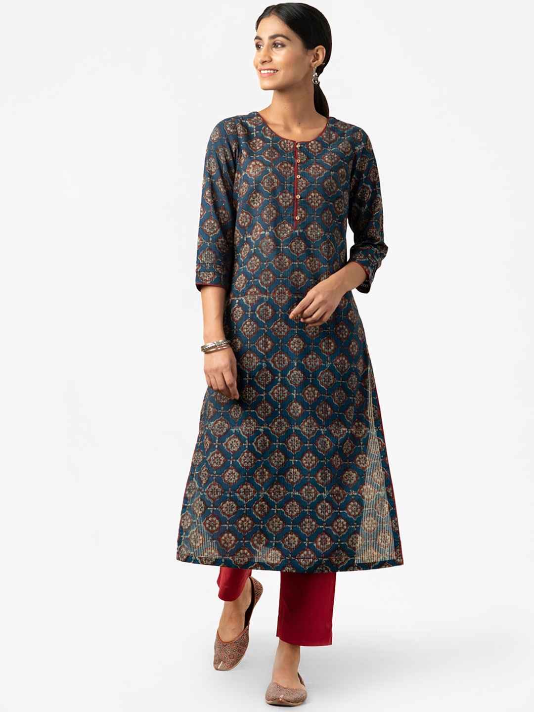 

Fabindia Women Blue Floral Printed Mirror Work Kurta