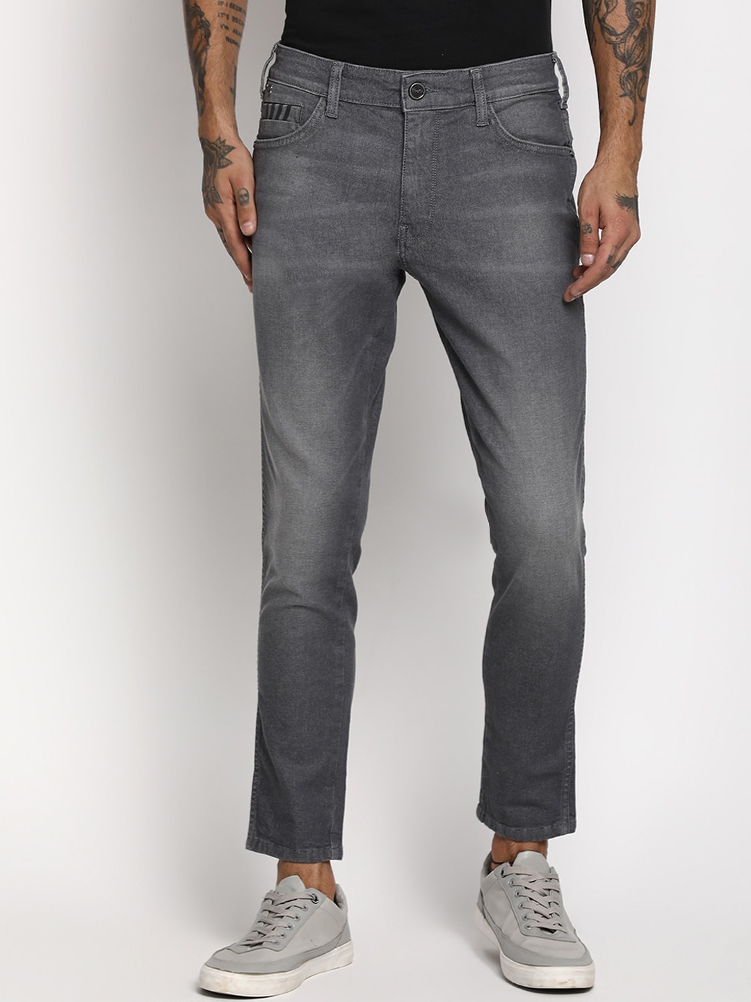 

Wrangler Men Grey Slim Fit Light Fade Jeans
