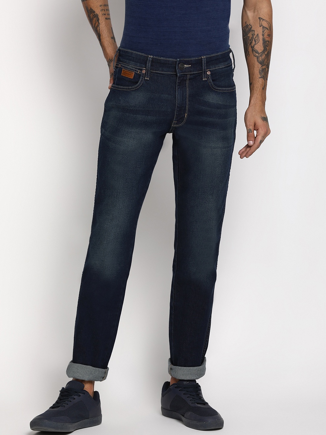 

Wrangler Men Navy Blue Light Fade Jeans