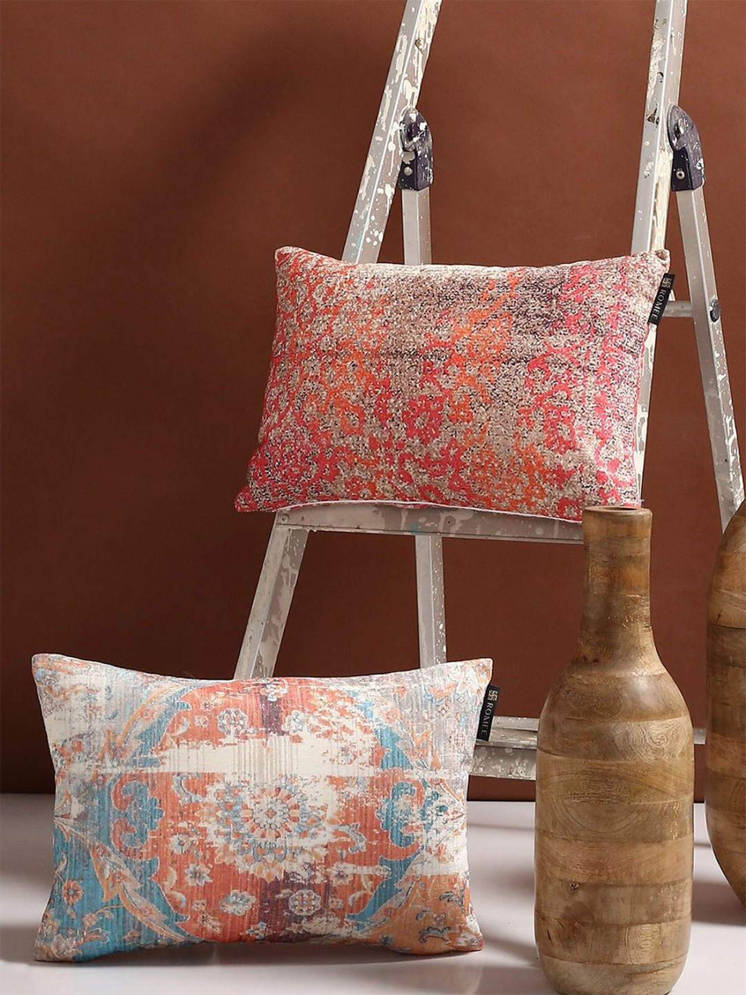 

ROMEE Red & Off White Set of 2 Floral Rectangle Cushion Covers