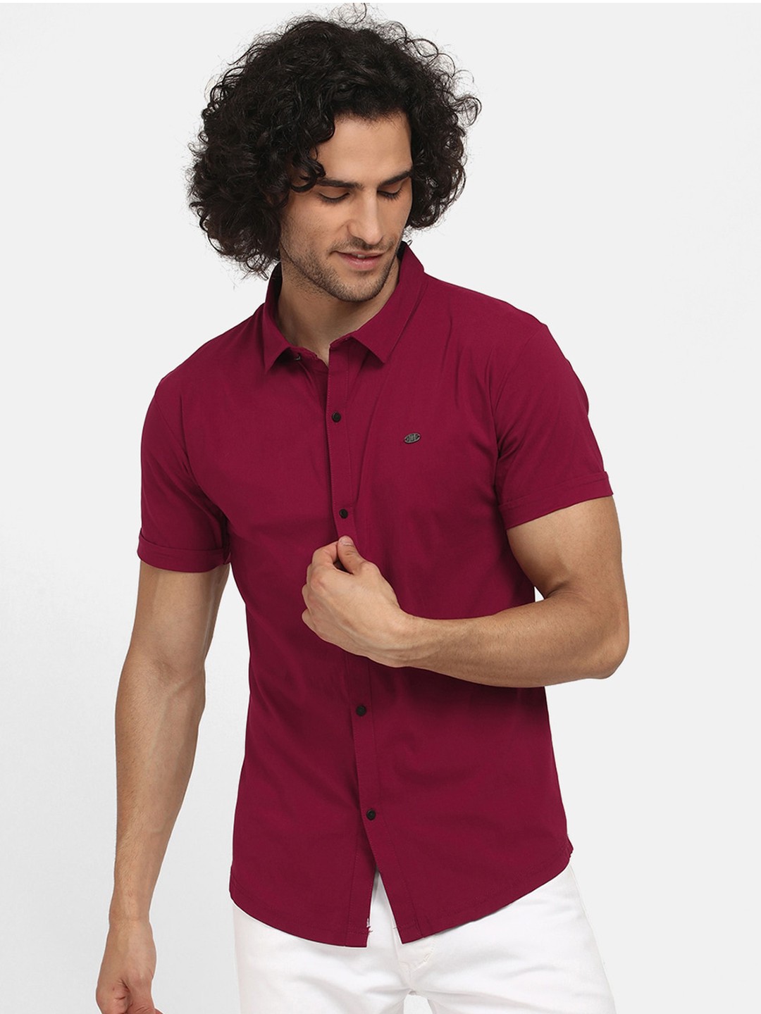 

V2 Value & Variety Men Maroon Casual Shirt