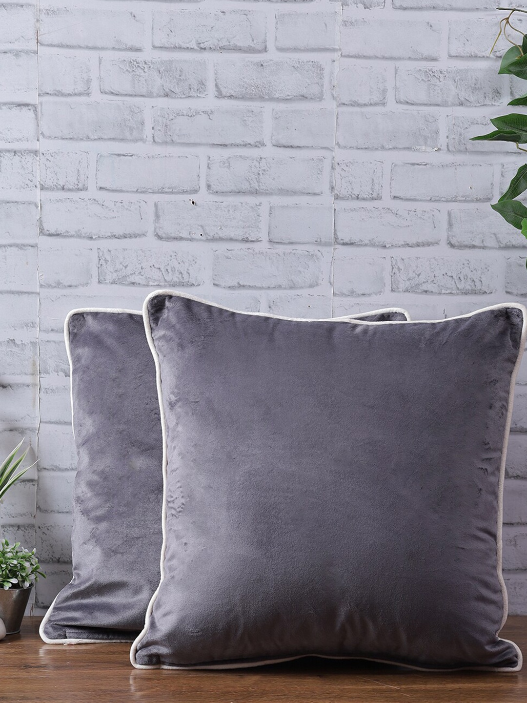 

eyda Set Of 2 Grey Velvet Square Cushion Covers