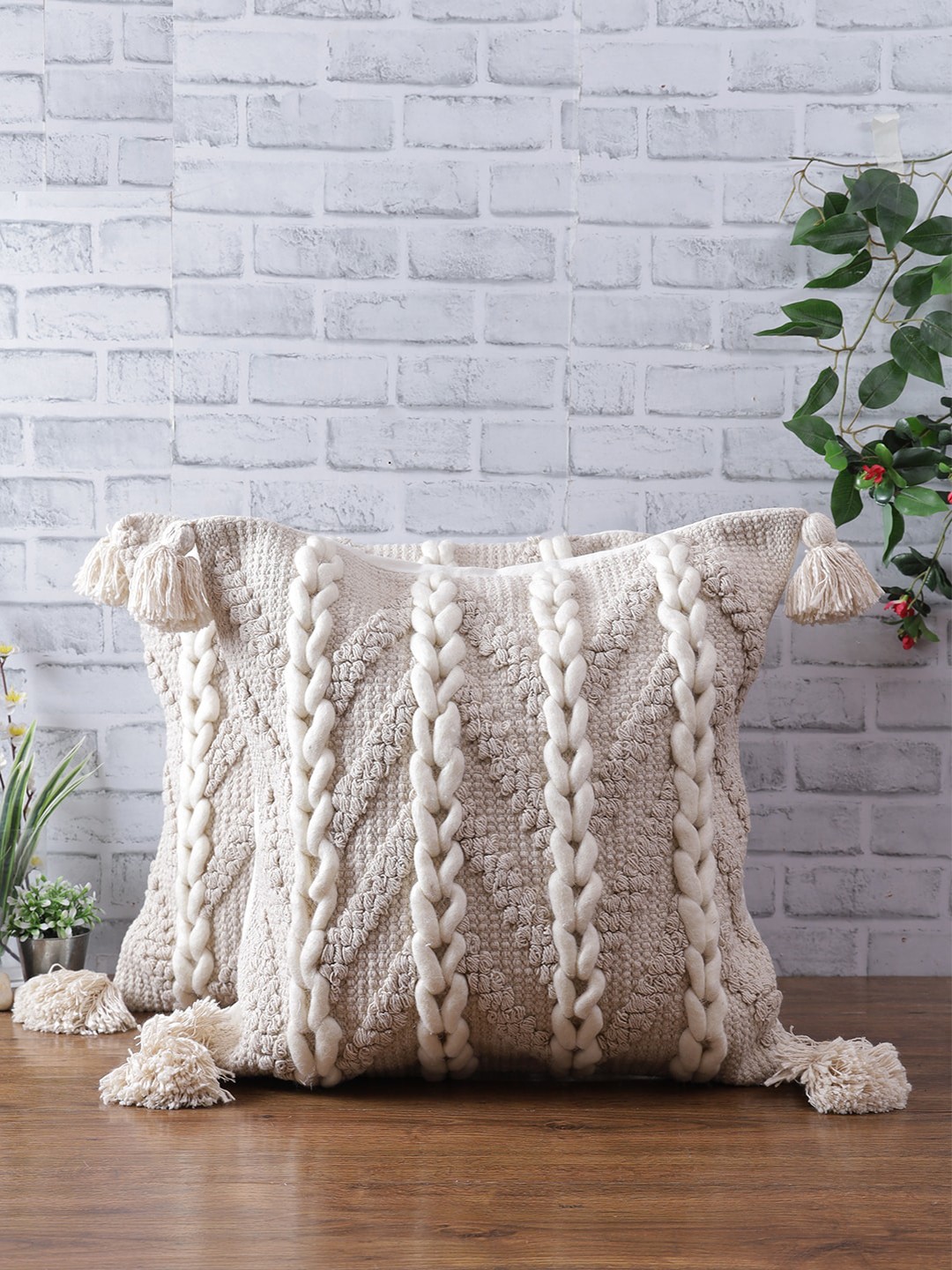 

eyda Set Of 2 Off White & Cream-Coloured Embroidered Square Cushion Covers