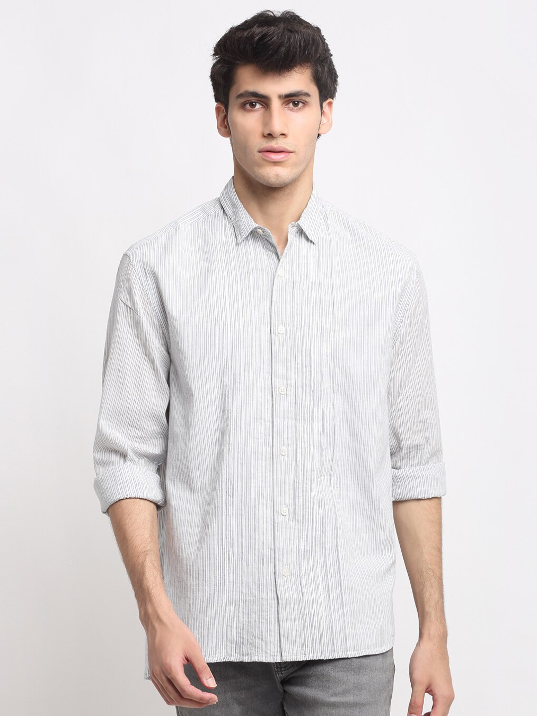 

Bhaane Men White Striped Pure Cotton Casual Shirt