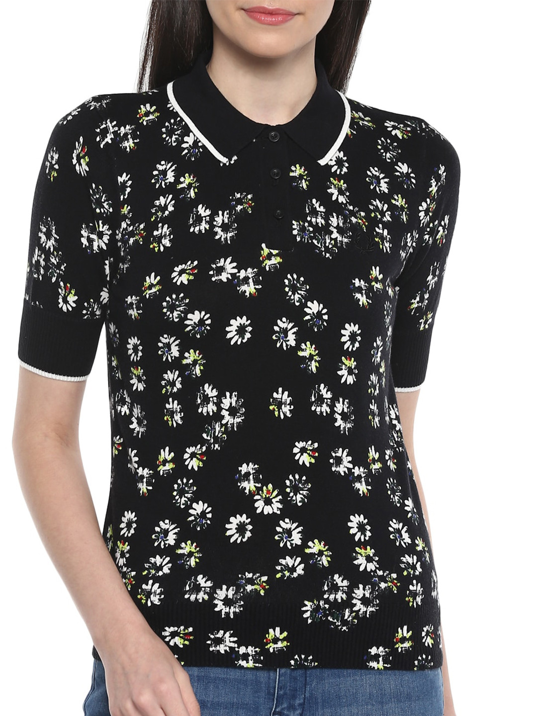 

Fred Perry Women Black & White Floral Printed Mandarin Collar Slim Fit T-shirt