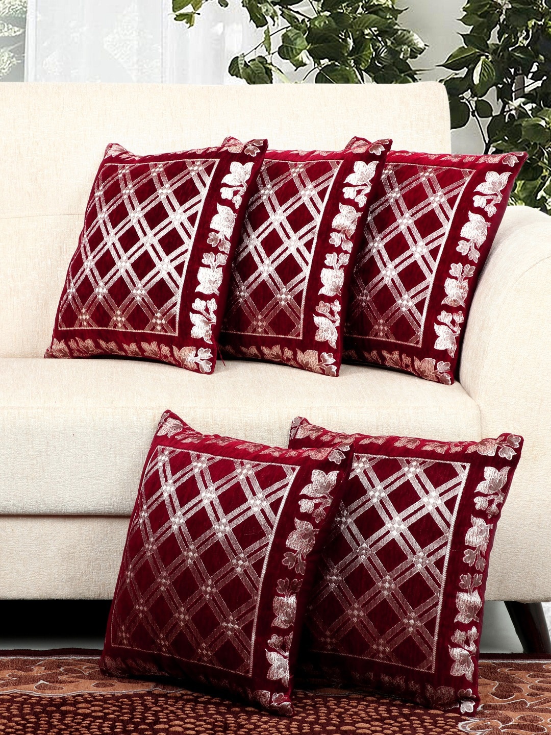 

BELLA TRUE Set Of 5 Maroon & White Geometric Square Cushion Covers