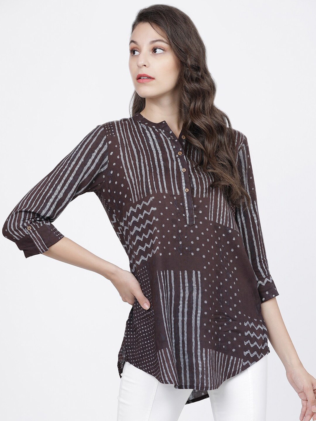

Vishudh Brown & White Mandarin Collar Printed Tunic