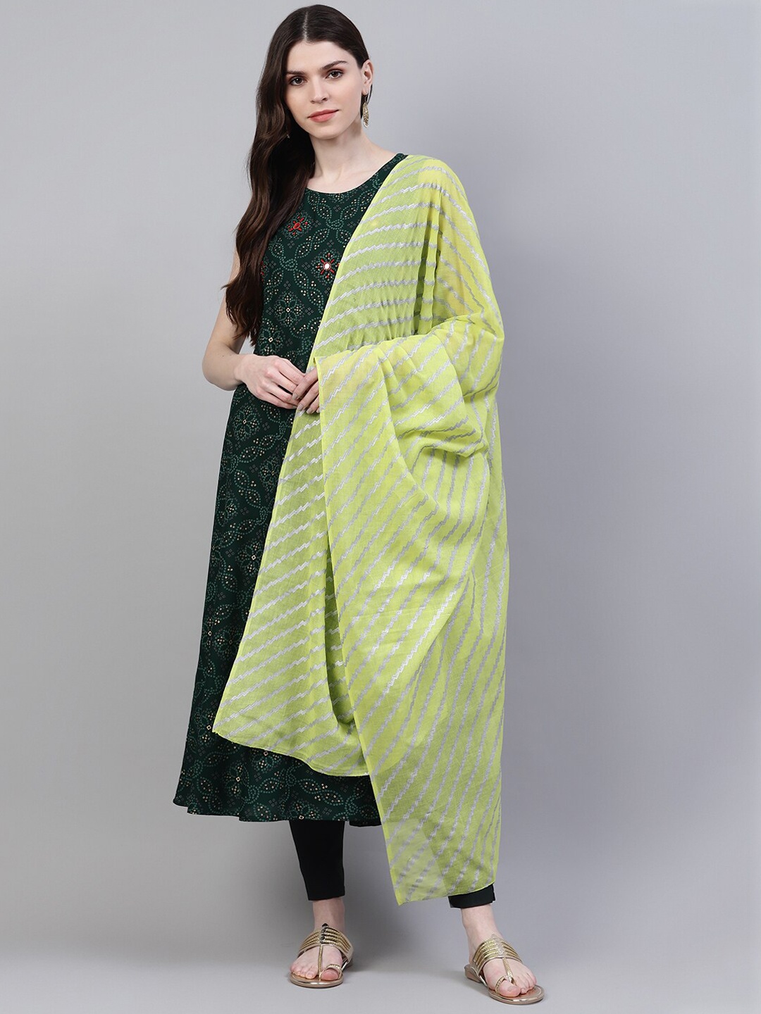 Stylum Women Green & Red Bandhani Printed Kurta With Dupatta