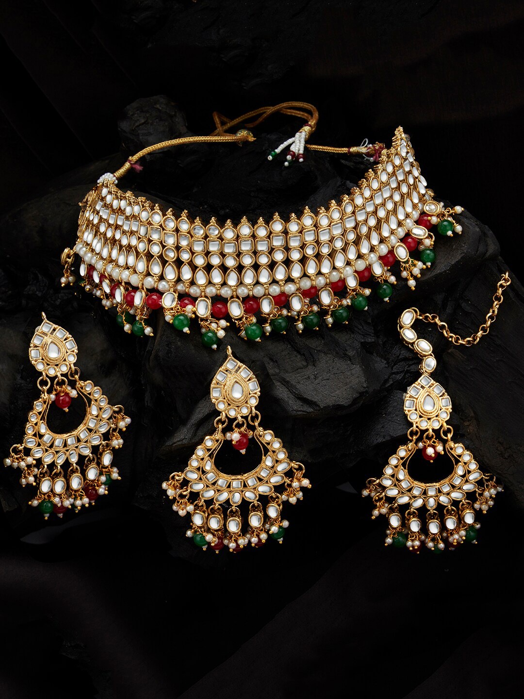 

Sukkhi Gold-Plated White & Green Kundan-Studded & Pearl Beaded Jewellery Set