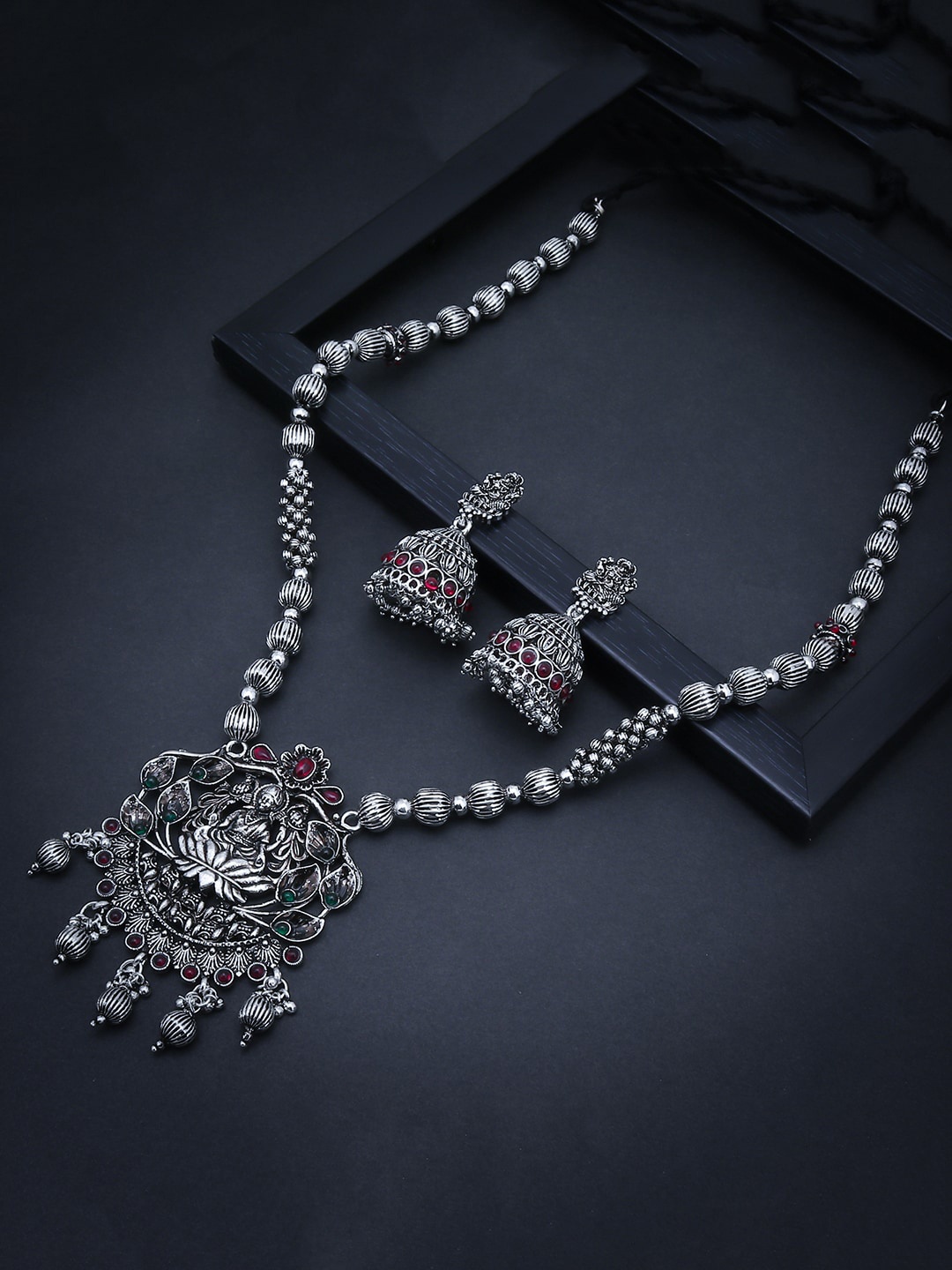 

Sukkhi Oxidised Rhodium-Plated Silver-Toned & Maroon Stone-Studded Jewellery Set