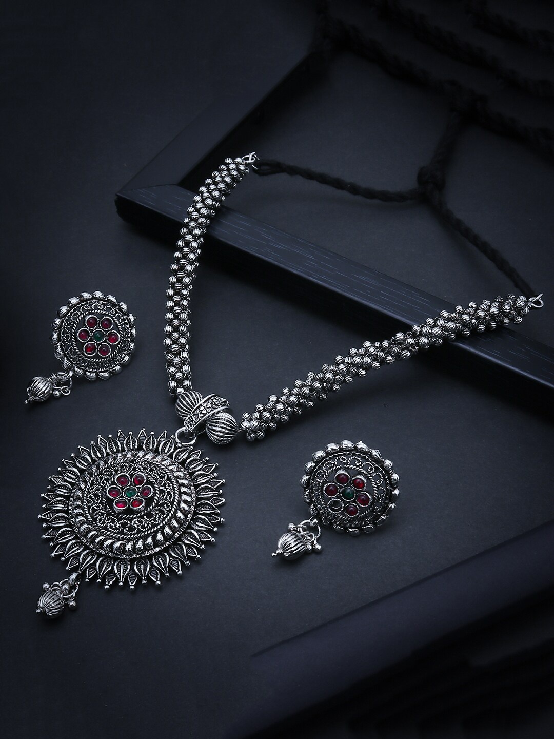 

Sukkhi Oxidised Rhodium-Plated Maroon & Green Stone-Studded Jewellery Set