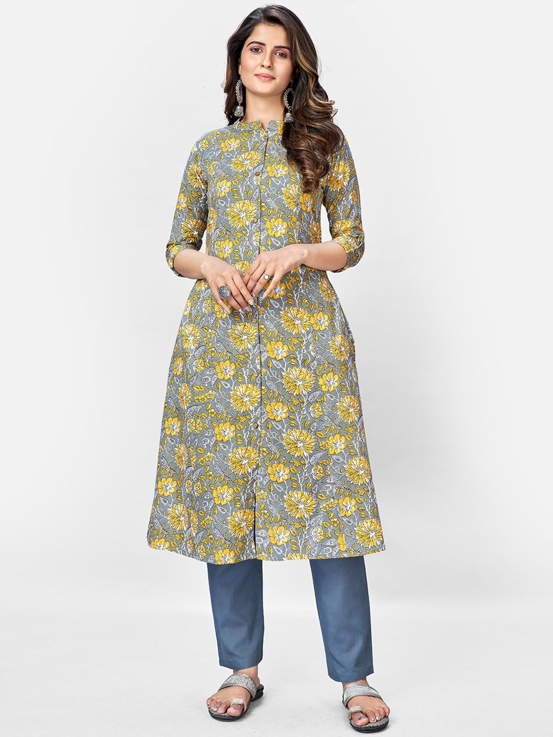 

Vbuyz Women Grey & Yellow Floral Printed Kurta