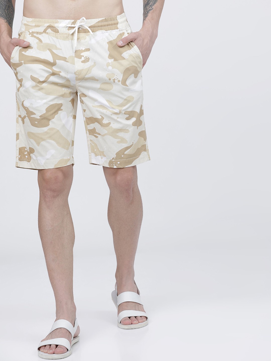 

HIGHLANDER Men Beige Camouflage Printed Slim Fit Mid-Rise Regular Shorts