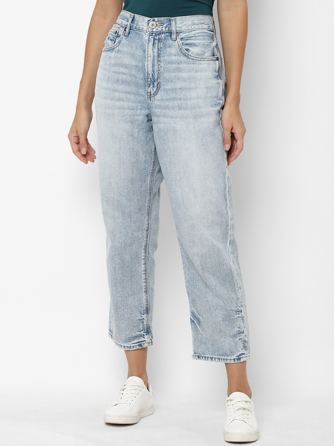 

AMERICAN EAGLE OUTFITTERS Women Blue Boyfriend Fit Heavy Fade Jeans