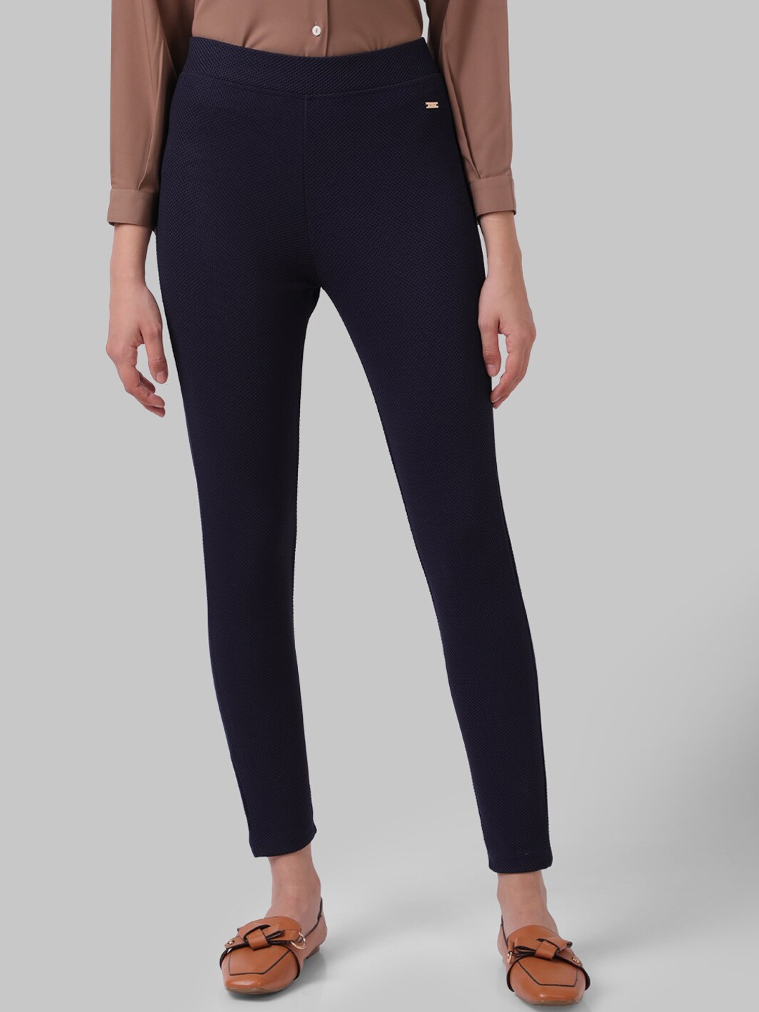 

Park Avenue Woman Blue Self-Design Slim-Fit Jeggings