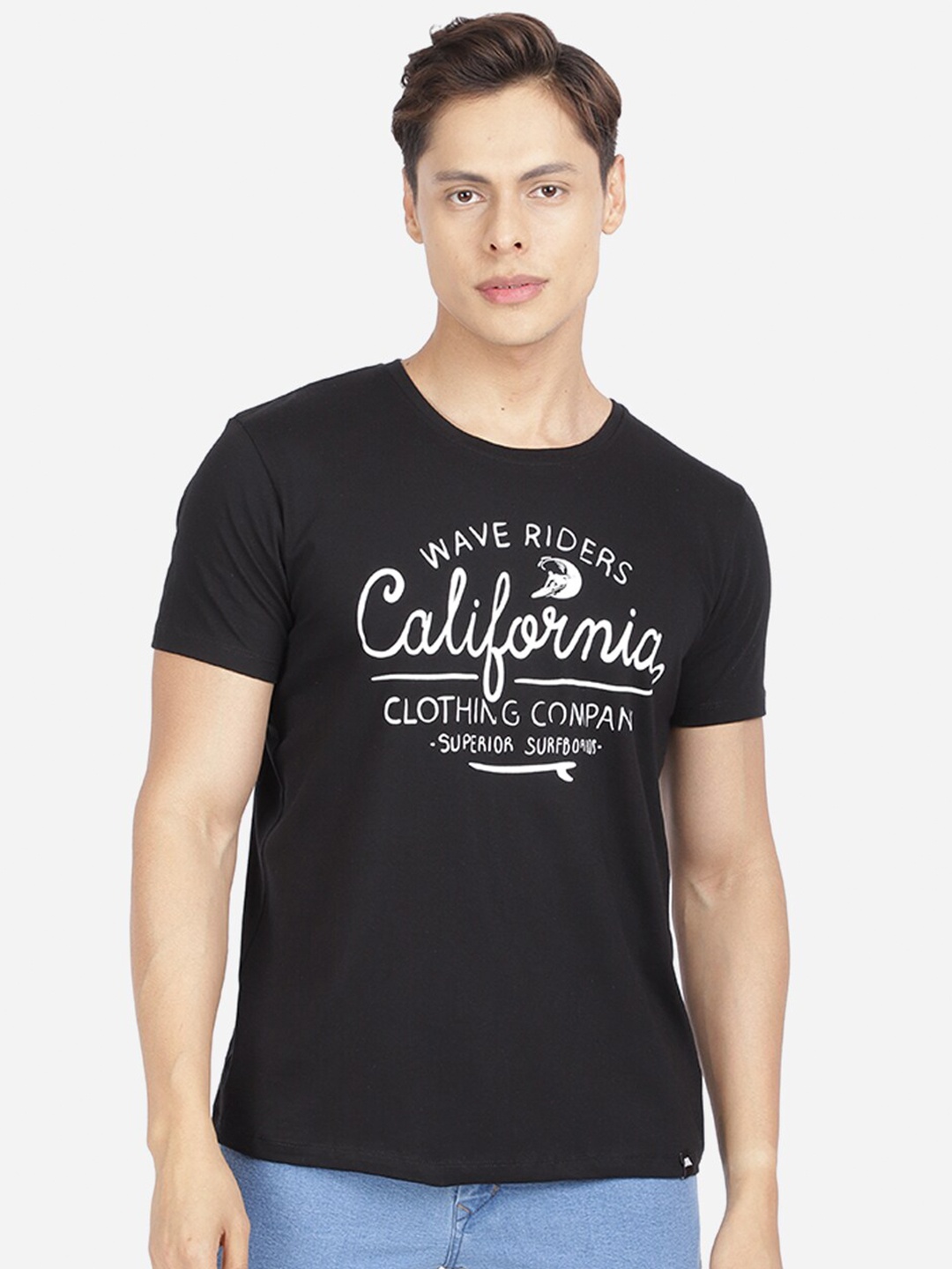 

MASH UNLIMITED Men Black Typography Printed Slim Fit T-shirt