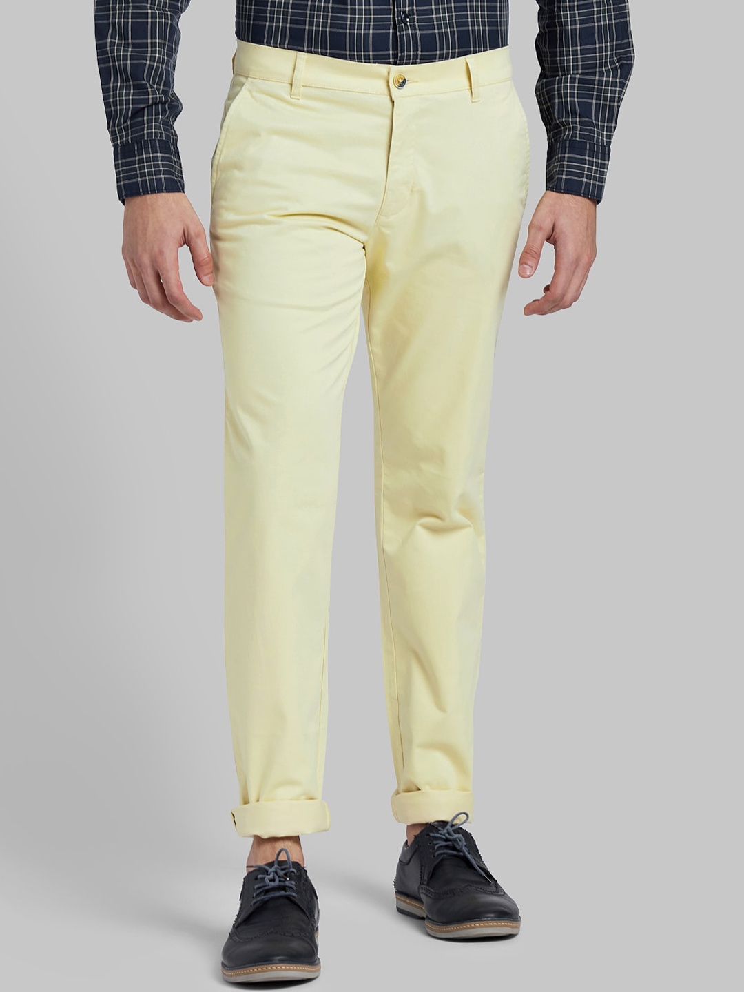 

Parx Men Yellow Tapered Fit Regular Trousers Regular Trousers