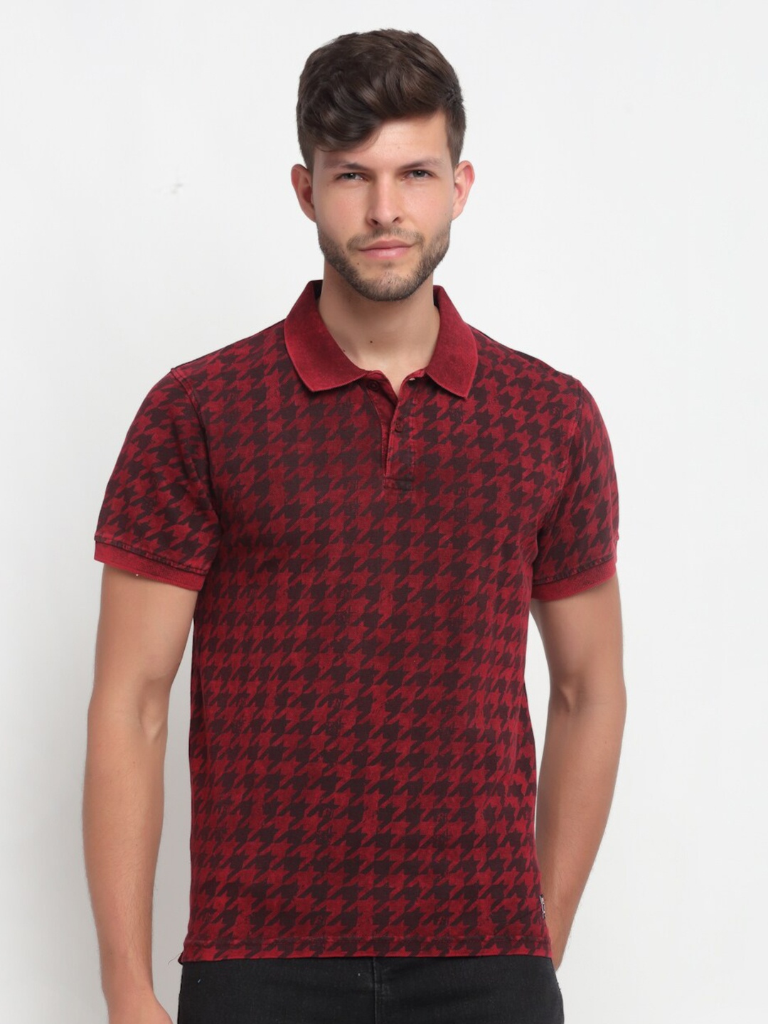

Club York Men Maroon Checked Polo Collar T-shirt