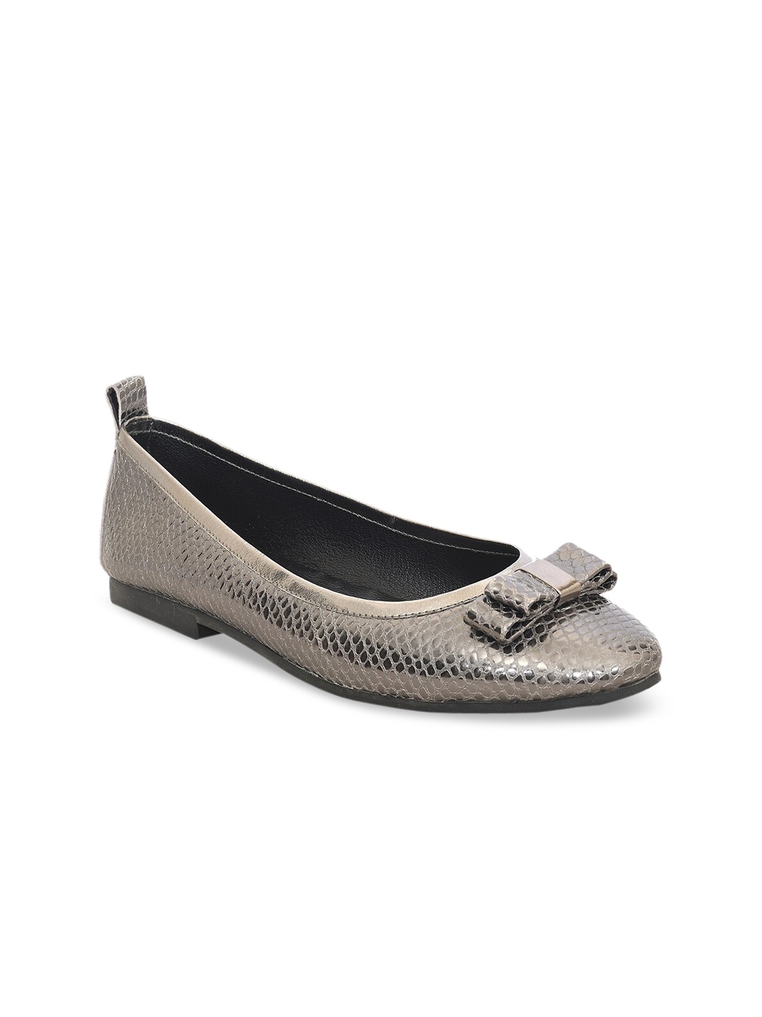 Eske Women Metallic Woven Design Leather Loafers