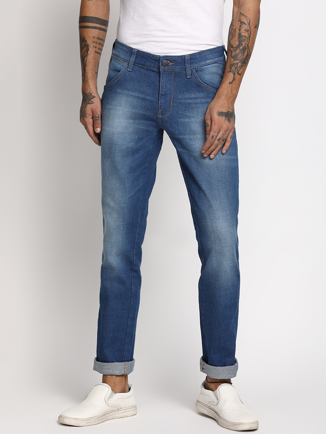 

Wrangler Men Blue Slim Fit Low-Rise Light Fade Jeans