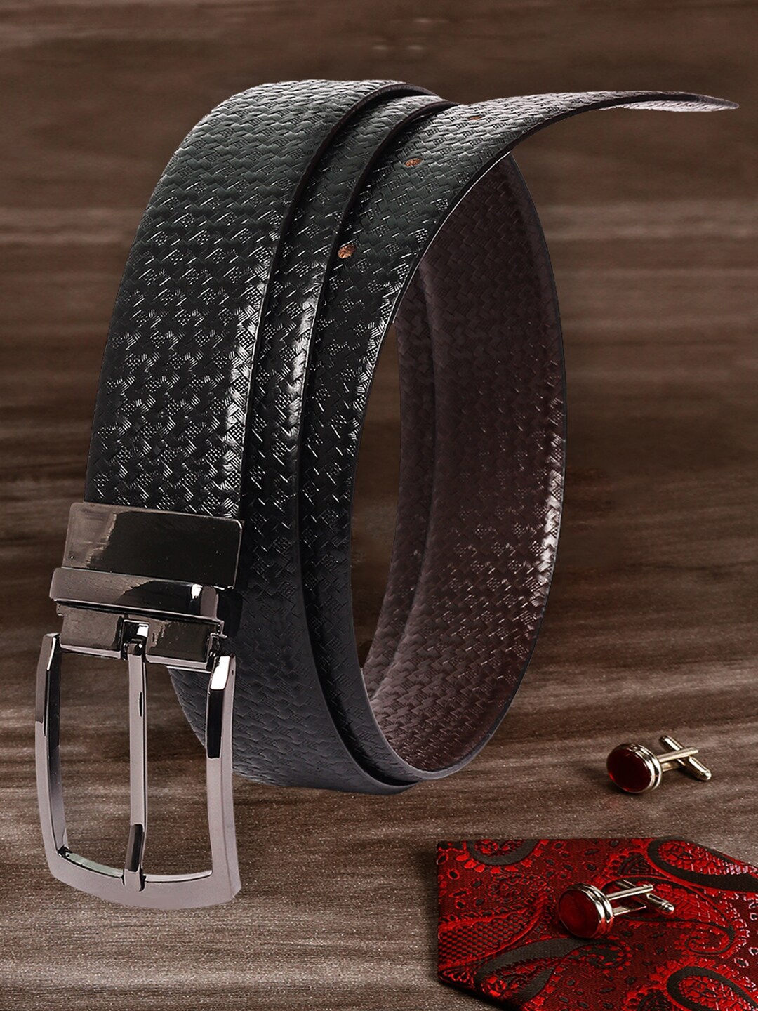 

LOUIS STITCH Men Black Textured Leather Reversible Belt
