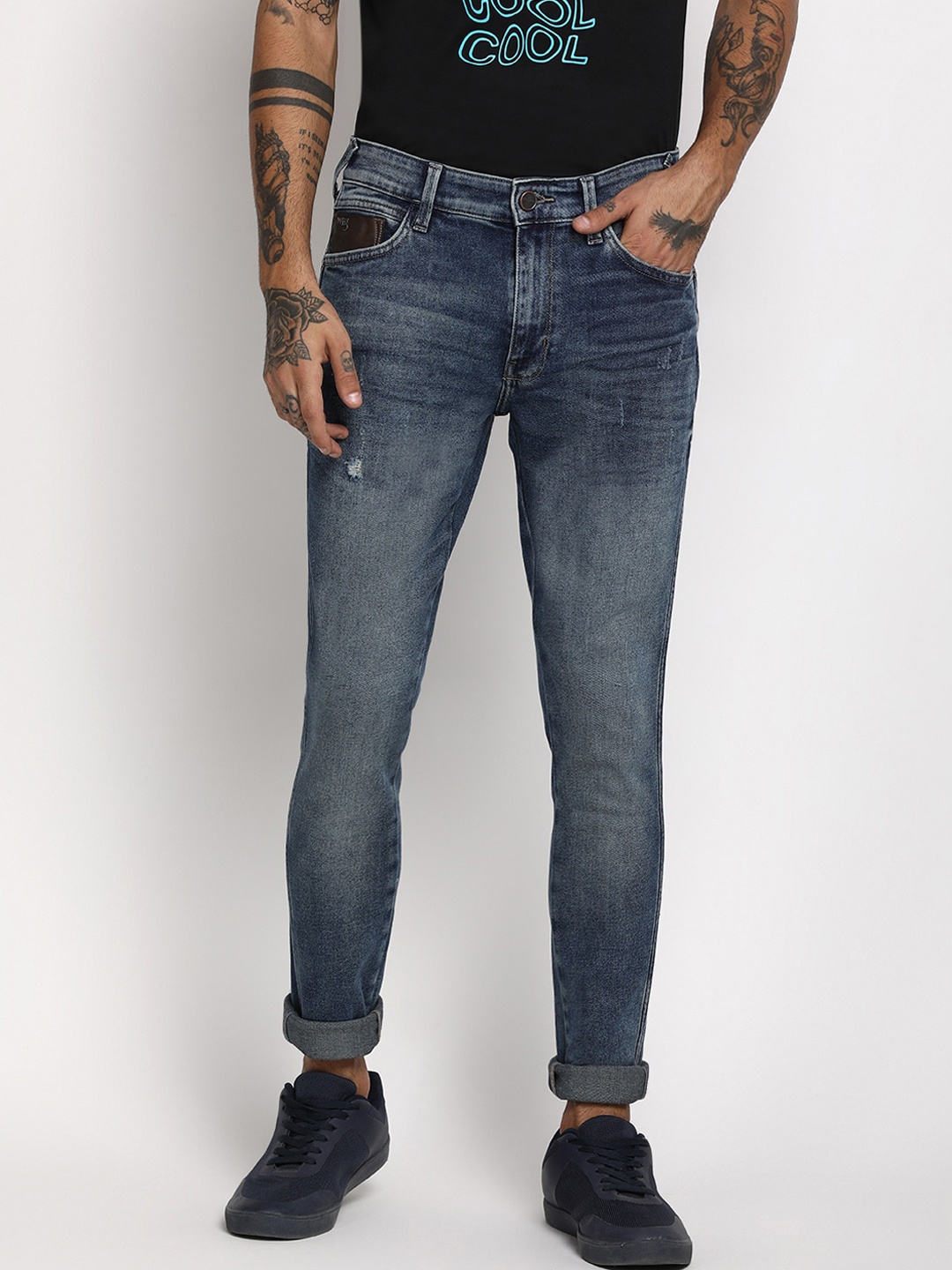 

Wrangler Men Blue Slim Fit Low Distress Heavy Fade Jeans