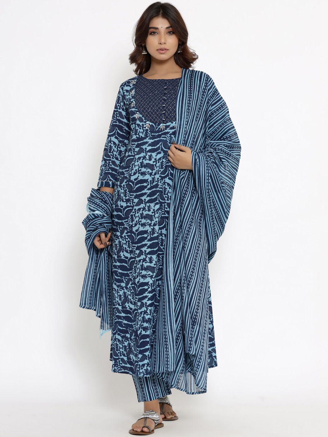 

Silai Bunai Women Blue Floral Printed Pure Cotton Kurta With Trousers & Dupatta