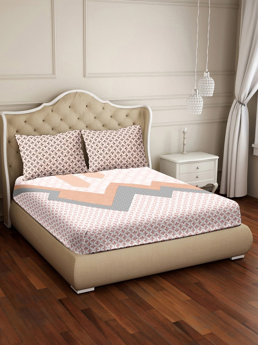 

BELLA CASA White & Red Geometric 250 TC Cotton King Bedsheet with 2 Pillow Covers