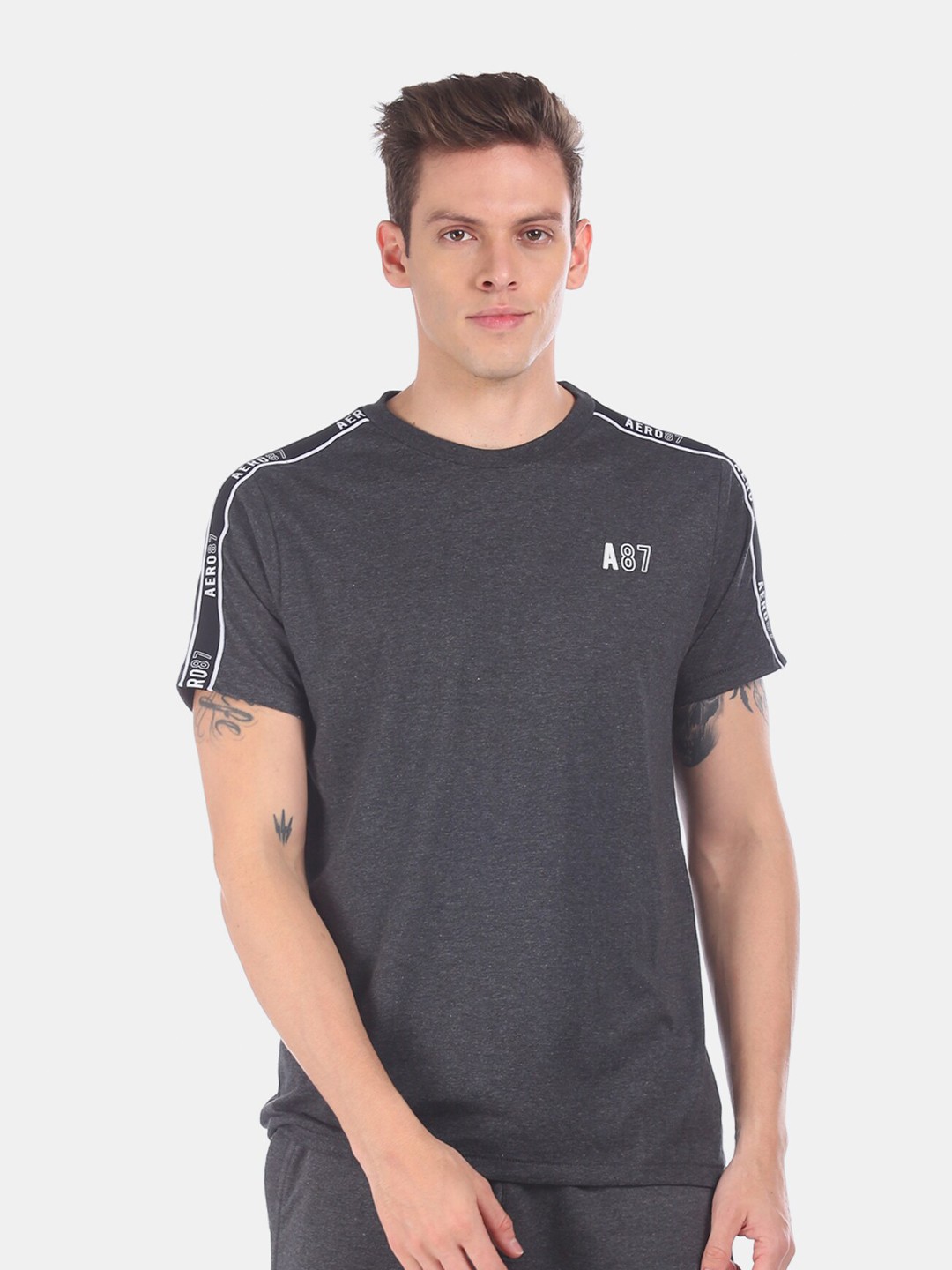 

Aeropostale Men Grey Applique T-shirt