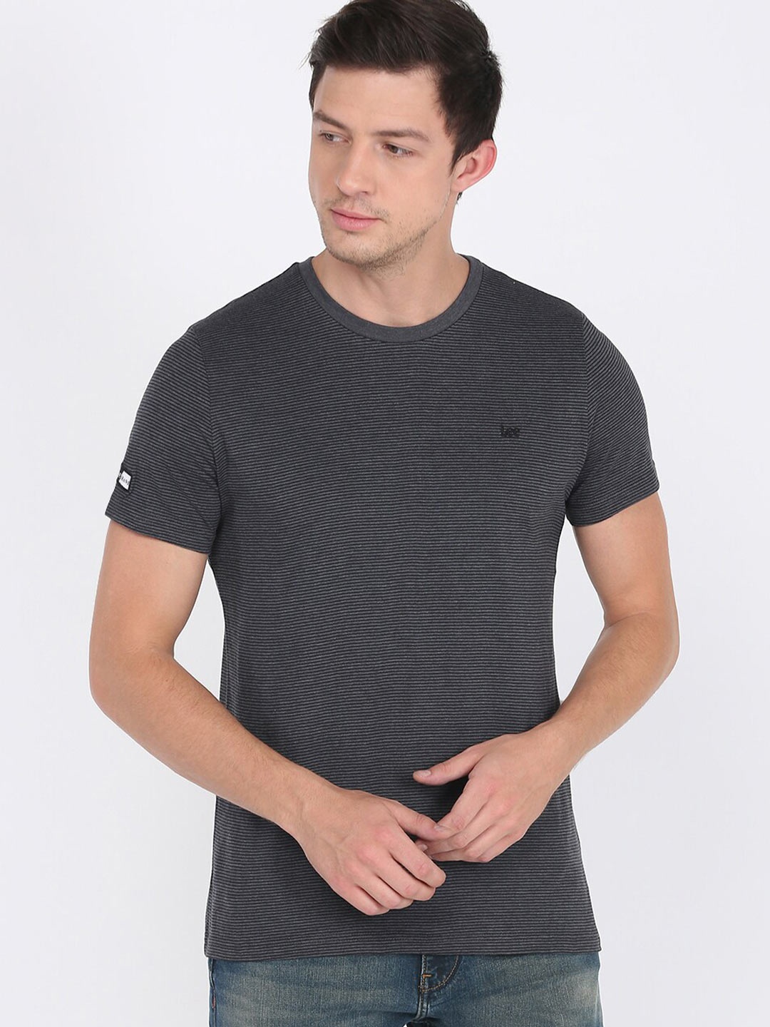 

Lee Men Grey Extended Sleeves T-shirt