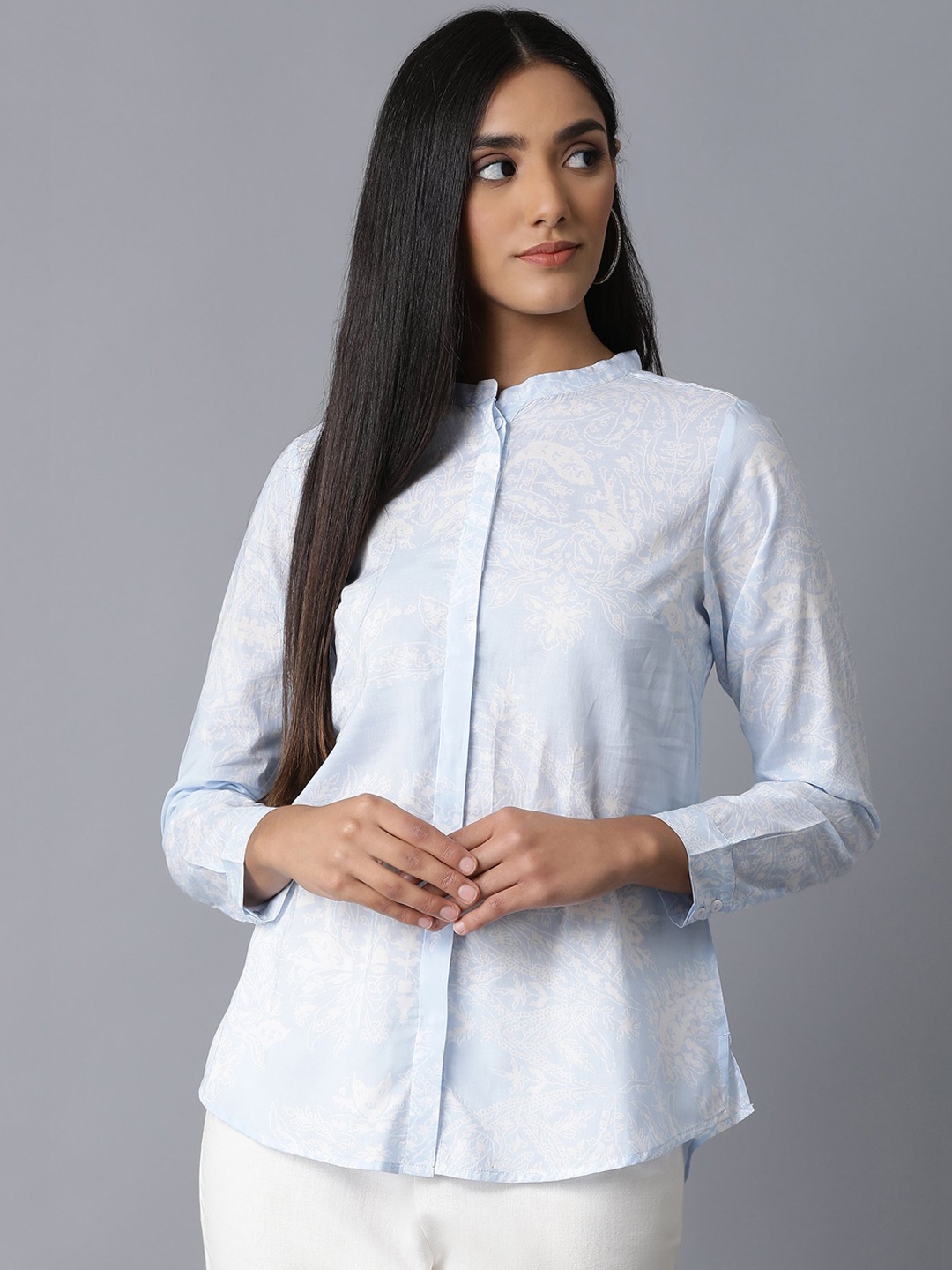 

W Women Blue & White Abstract Printed Regular Fit Casual Shirt