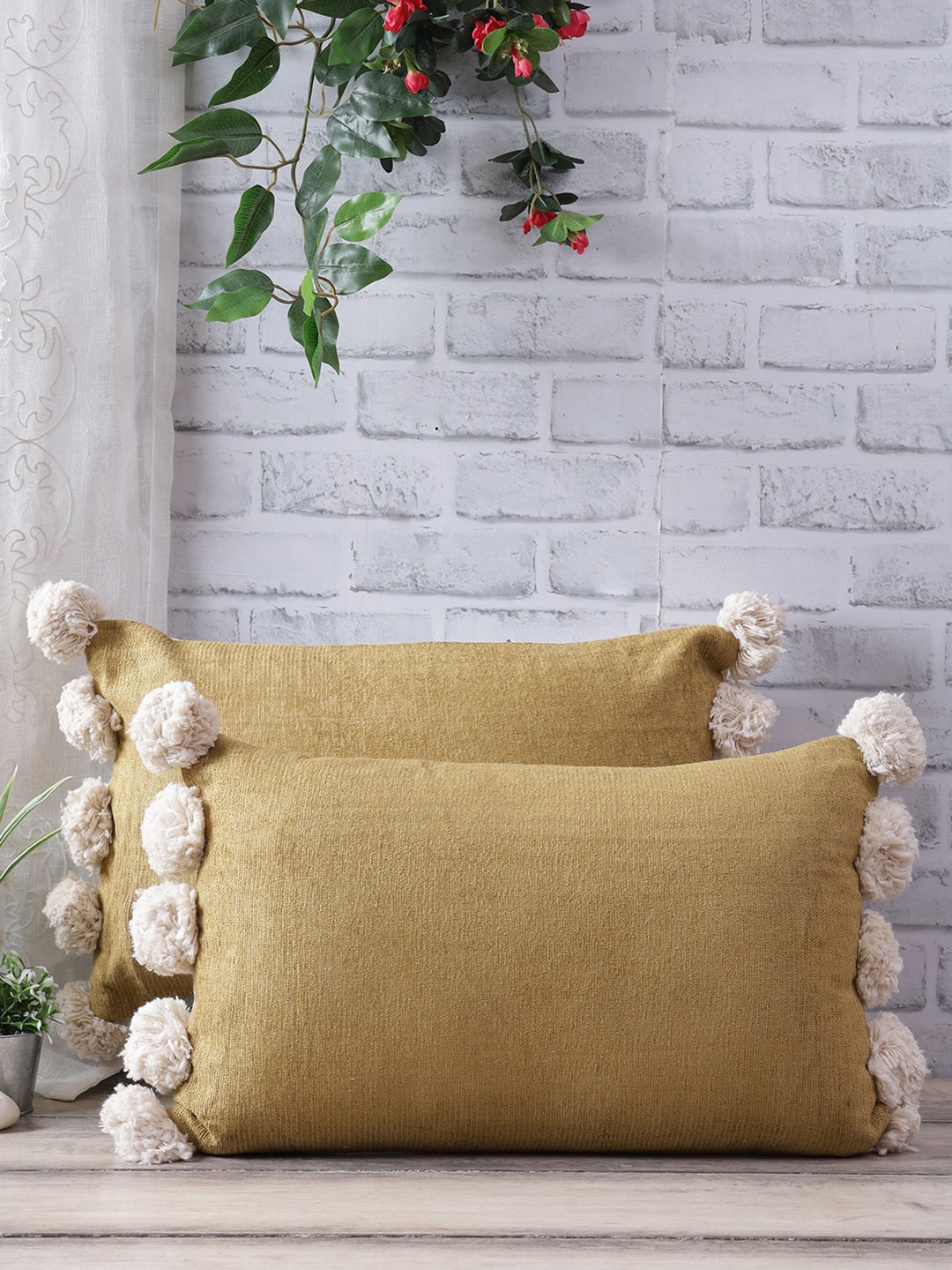 

eyda Mustard Yellow & Cream-Coloured Set of 2 Rectangle Cushion Covers