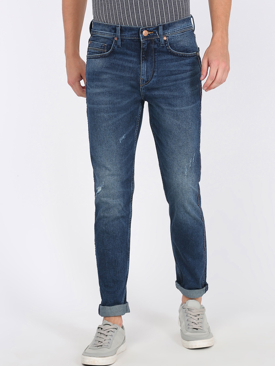 

Lee Men Blue Slim Fit Low Distress Light Fade Jeans