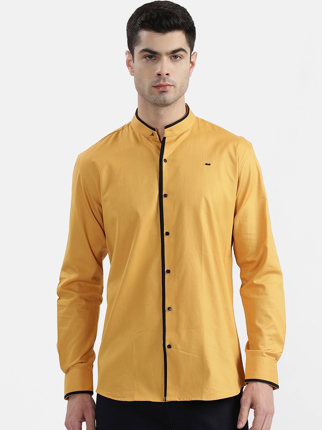 

V2 Value & Variety Men Mustard Solid Pure Cotton Casual Shirt