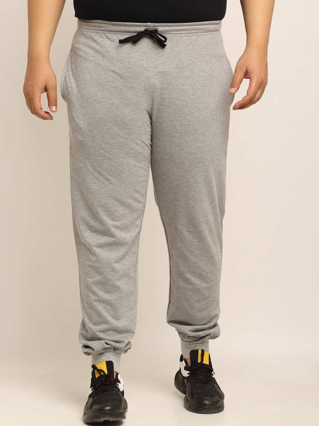 

Rodzen Men Grey Solid Cotton Plus Size Slim-Fit Joggers