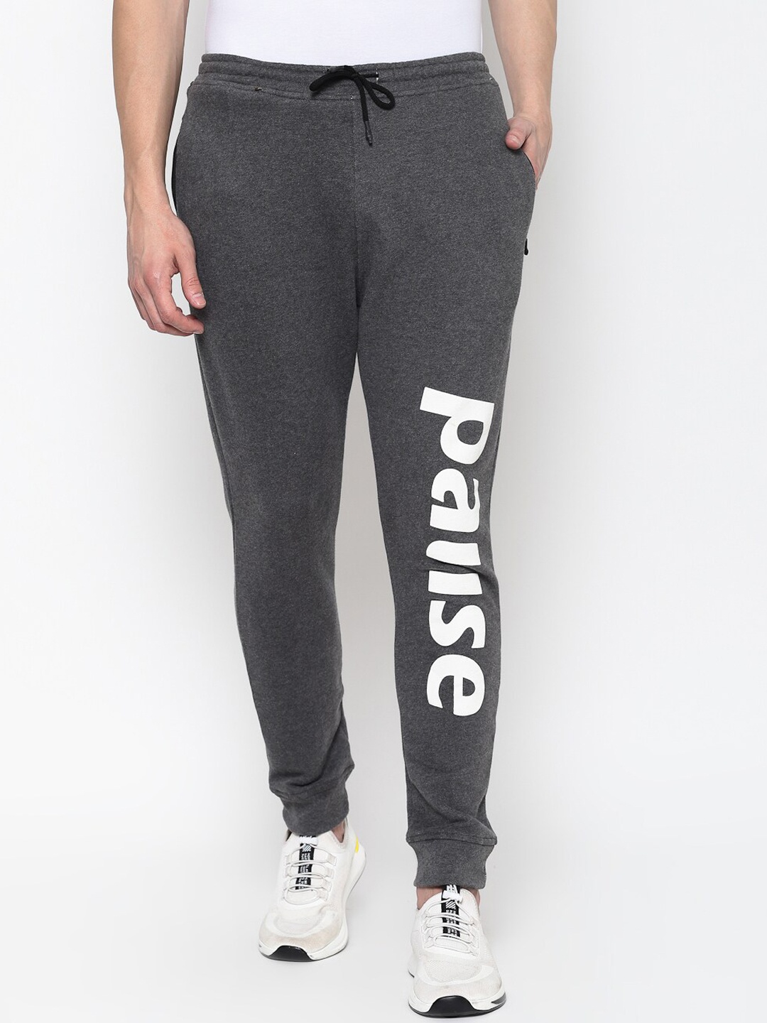

PAUSE SPORT Men Grey Melange & White Solid Slim-Fit Cotton Antimicrobial Joggers
