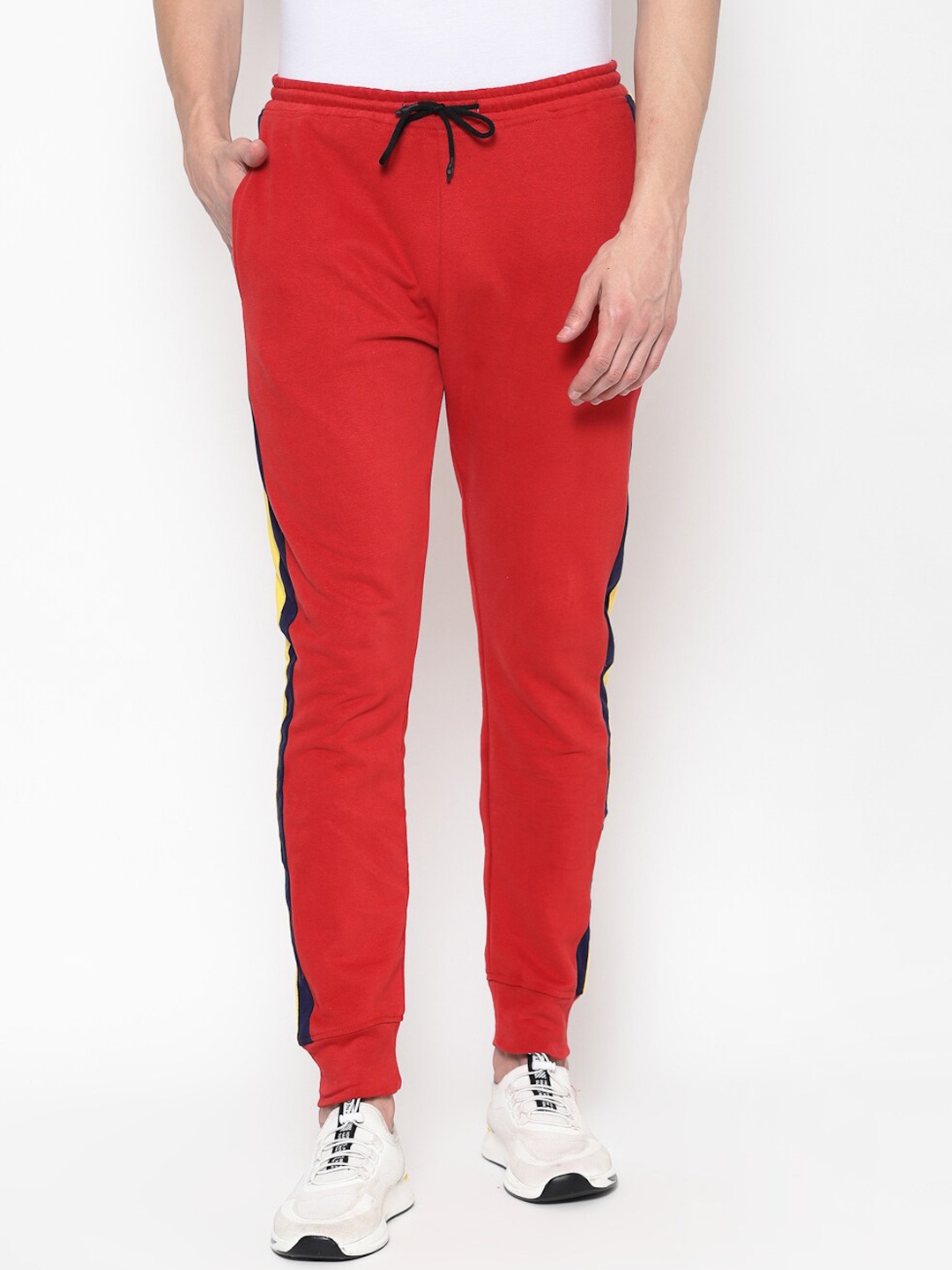 

PAUSE SPORT Men Red Solid Slim-Fit Antimicrobial Cotton Joggers