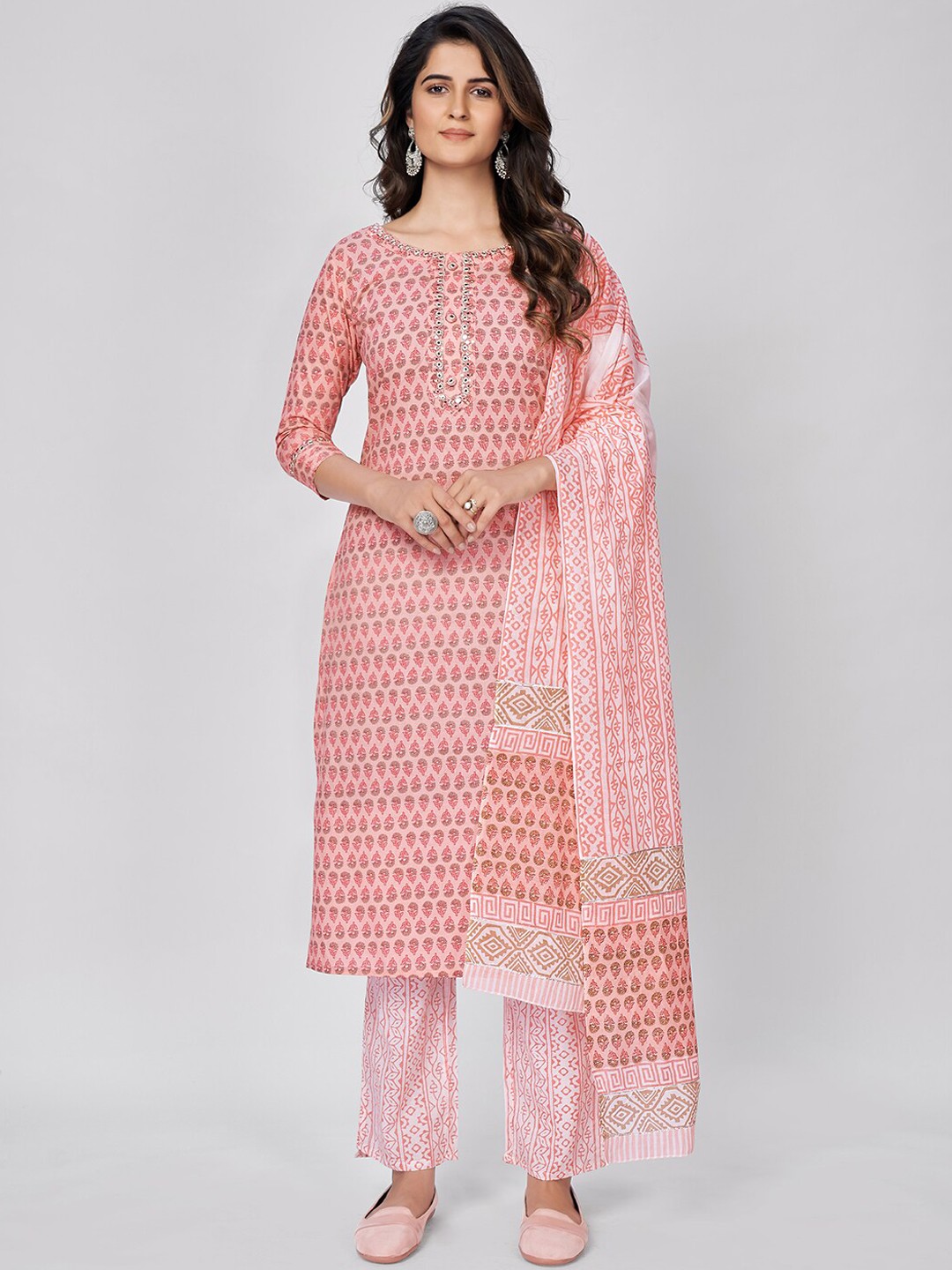 

Vbuyz Women Peach Ethnic Motifs Printed Panelled Kurta with Palazzos & With Dupatta