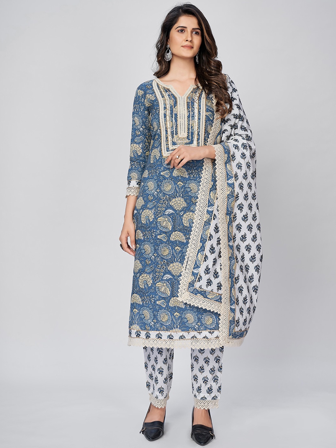 

Vbuyz Women Blue Floral Printed Panelled Kurti with Trousers & With Dupatta