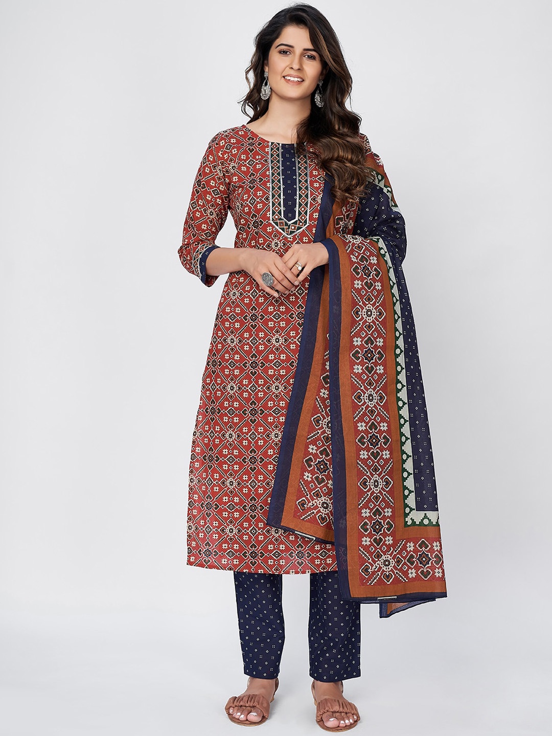 

Vbuyz Women Red Ethnic Motifs Printed Kurta with Trousers & Dupatta