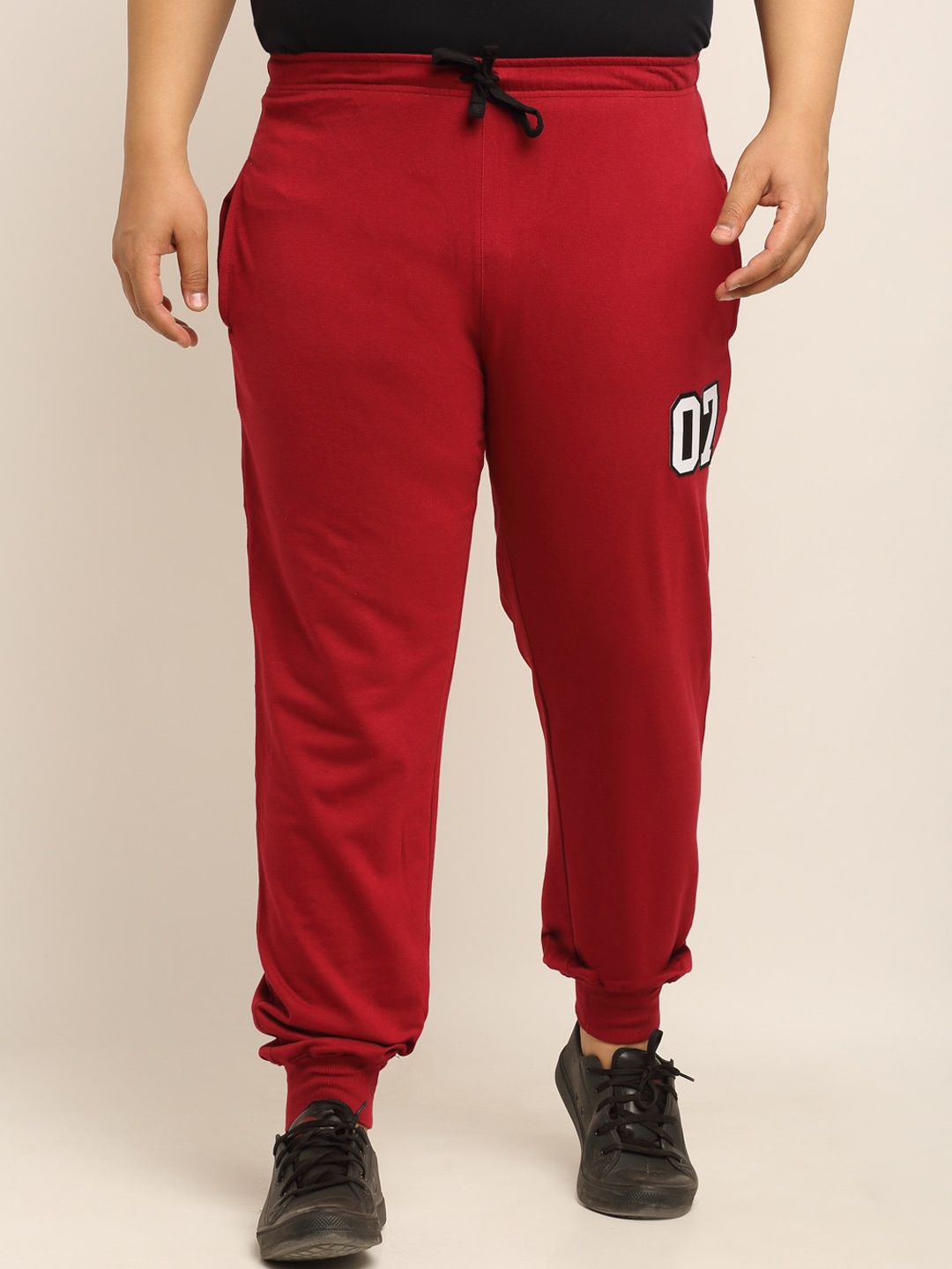 

Rodzen Men Maroon Solid Cotton Slim-Fit Joggers