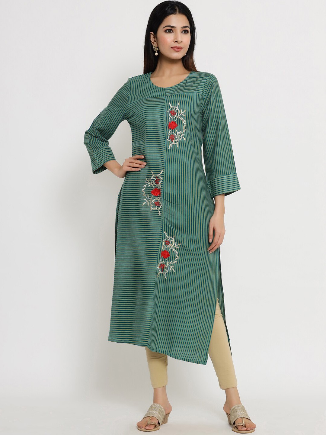 

Sangria Women Green Striped Straight Kurta