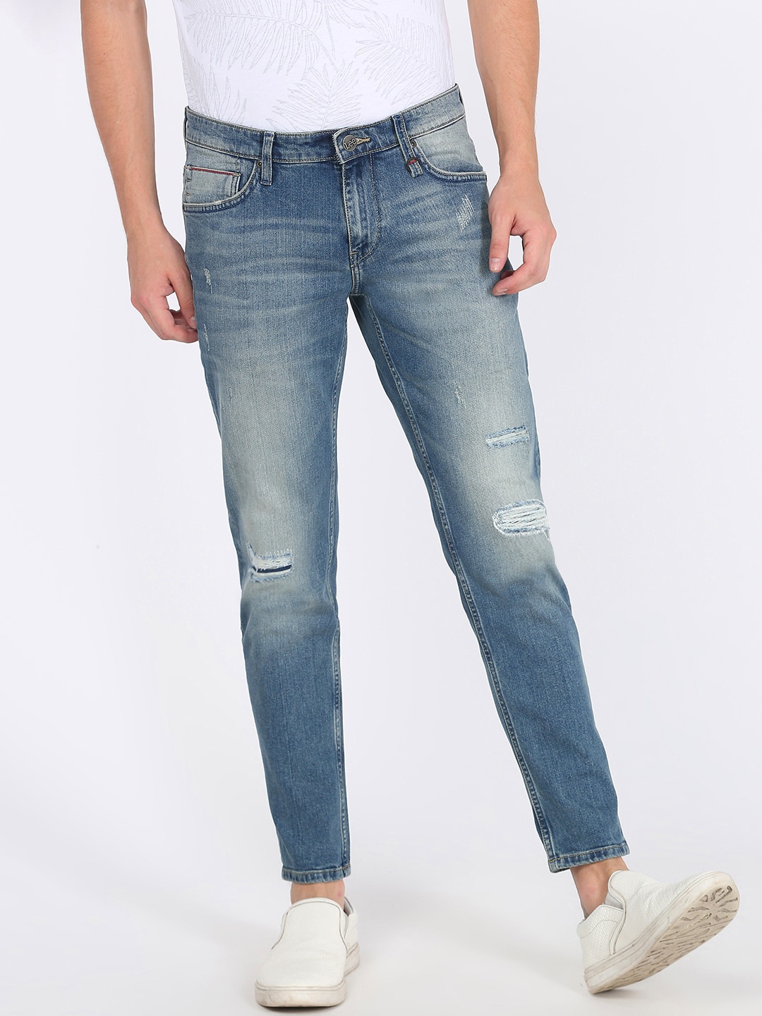 

Lee Men Blue Low-Rise Mildly Distressed Heavy Fade Stretchable Jeans
