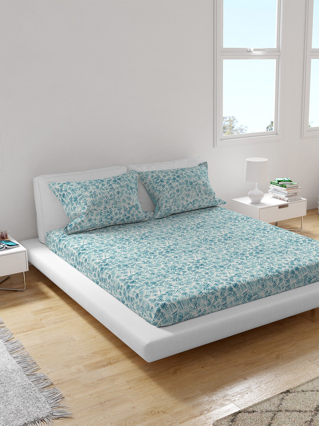 

Himeya Sea Green & White 200 TC King Sustainable Bedsheet with 2 Pillow Covers
