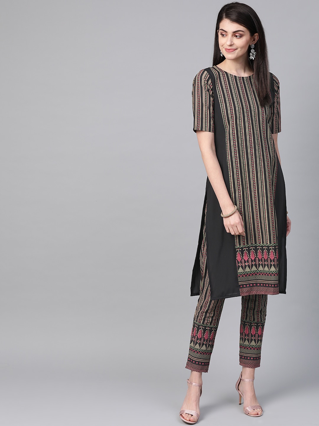 

ZIYAA Women Black Striped Crepe Kurta