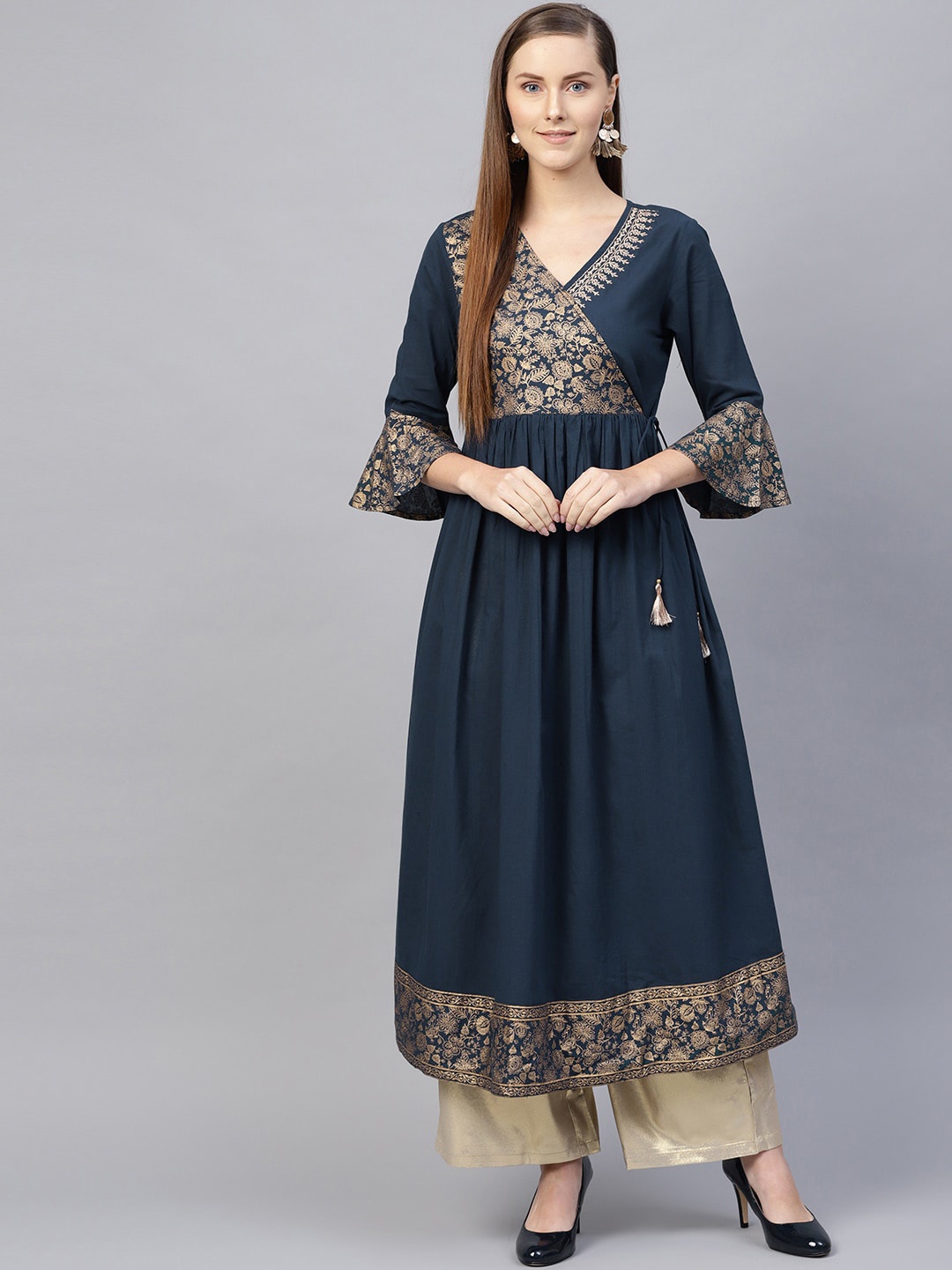 

Varanga Women Navy Blue & Gold-Toned Ethnic Motifs Yoke Design Bell Sleeves Anarkali Kurta
