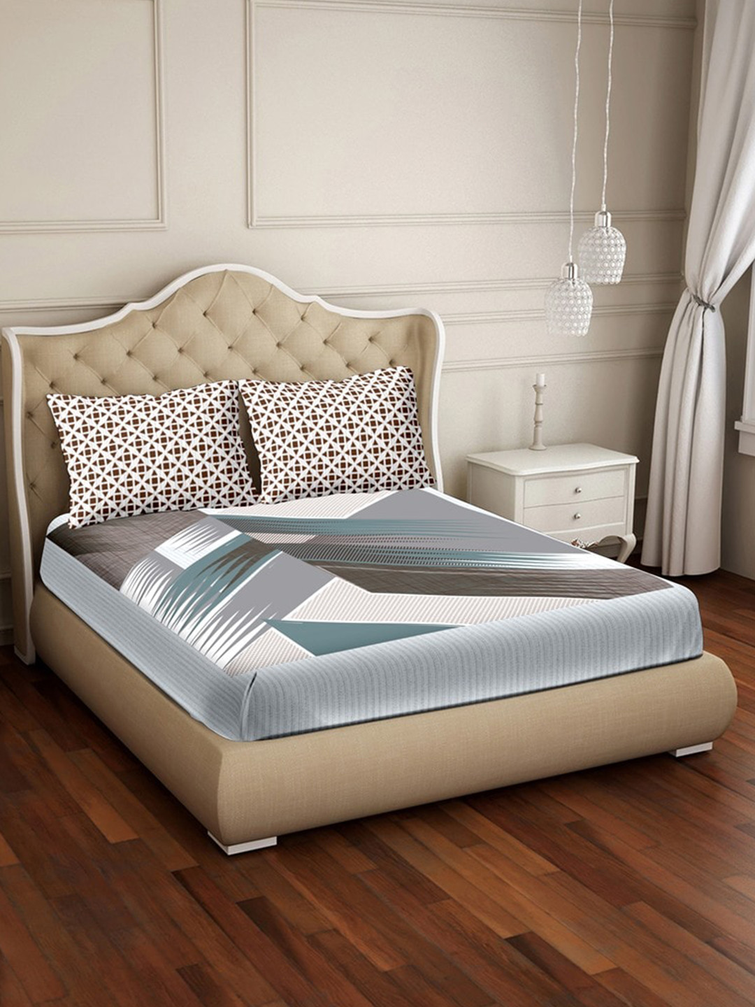 

BELLA CASA Grey & Blue Geometric 250 TC King Bedsheet with 2 Pillow Covers